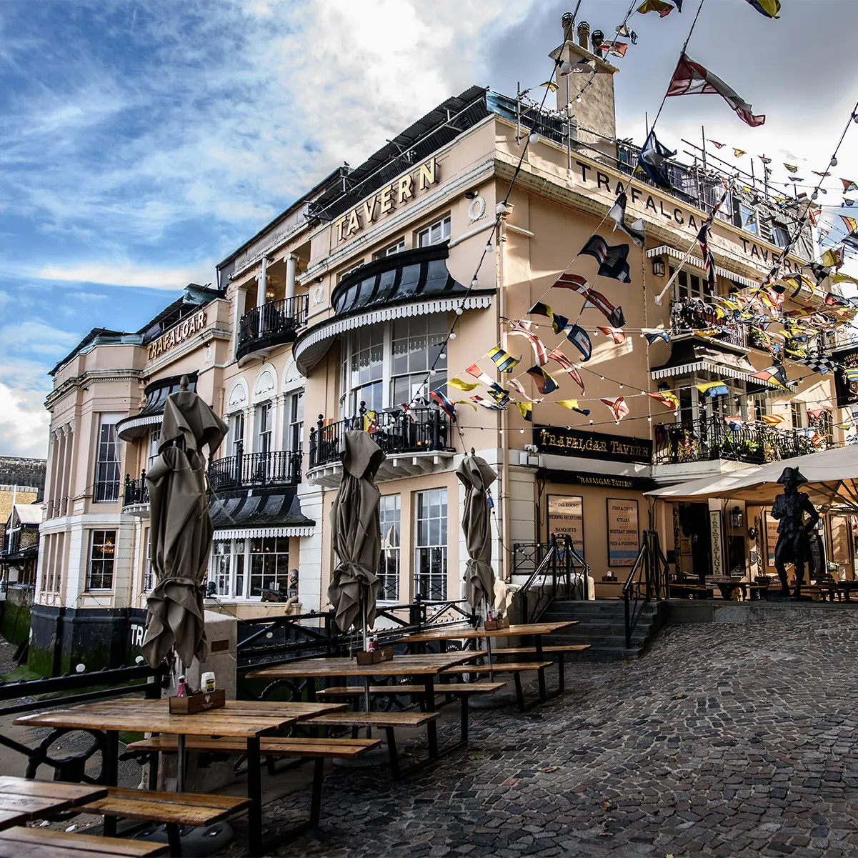 south-london-wedding-photographer-trafalgar-tavern the trafalgar tavern exterior